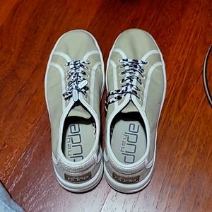 Hey Dude sneaker